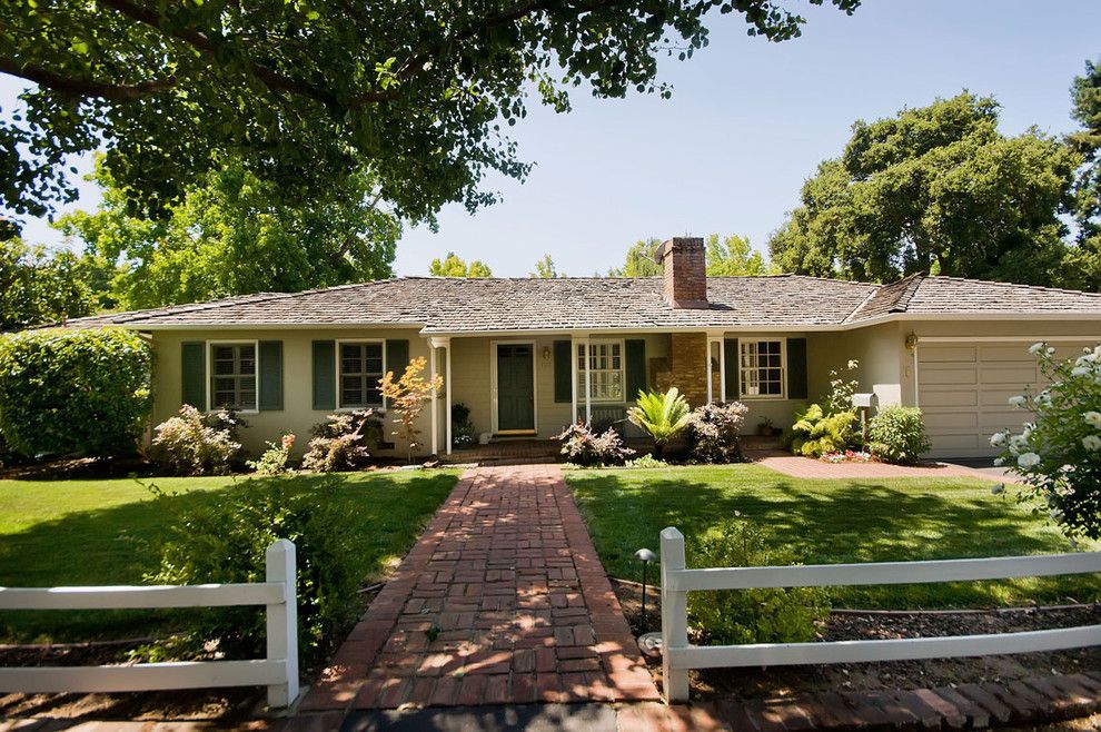 Acadian Style Homes for a Traditional Landscape with a Beinge and Home Front Yards by Mark Pinkerton    Vi360 Photography