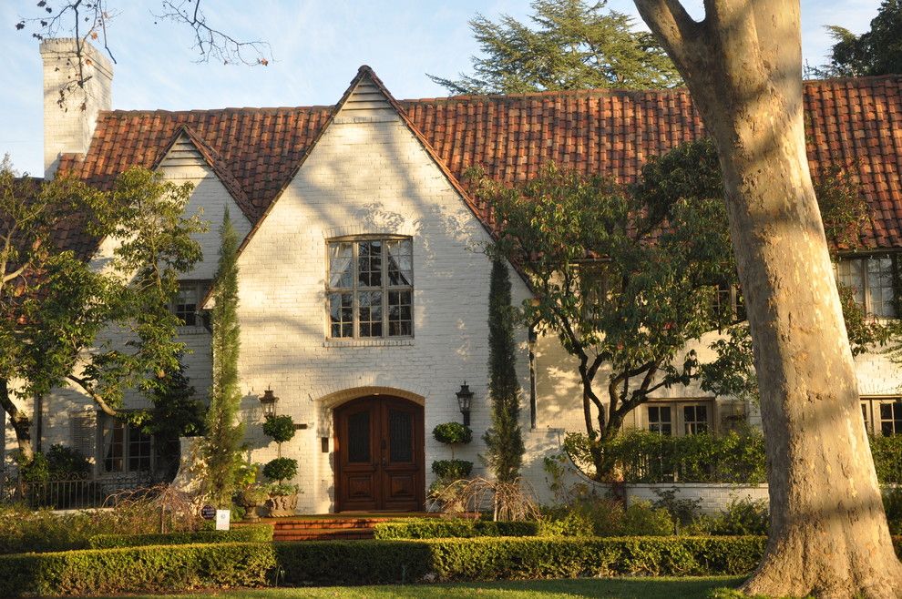 Acme Brick Colors for a Traditional Exterior with a San Francisco and Architecture Walk: Exterior Styles and Palettes by Kerrie L. Kelly