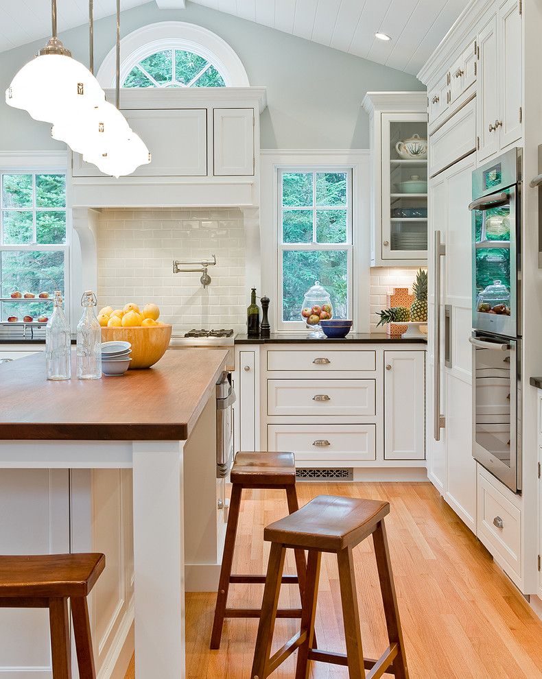 Albert Lee Appliance for a Traditional Kitchen with a Wood Flooring and David Sharff, Aia by David Sharff Architect, P.c.