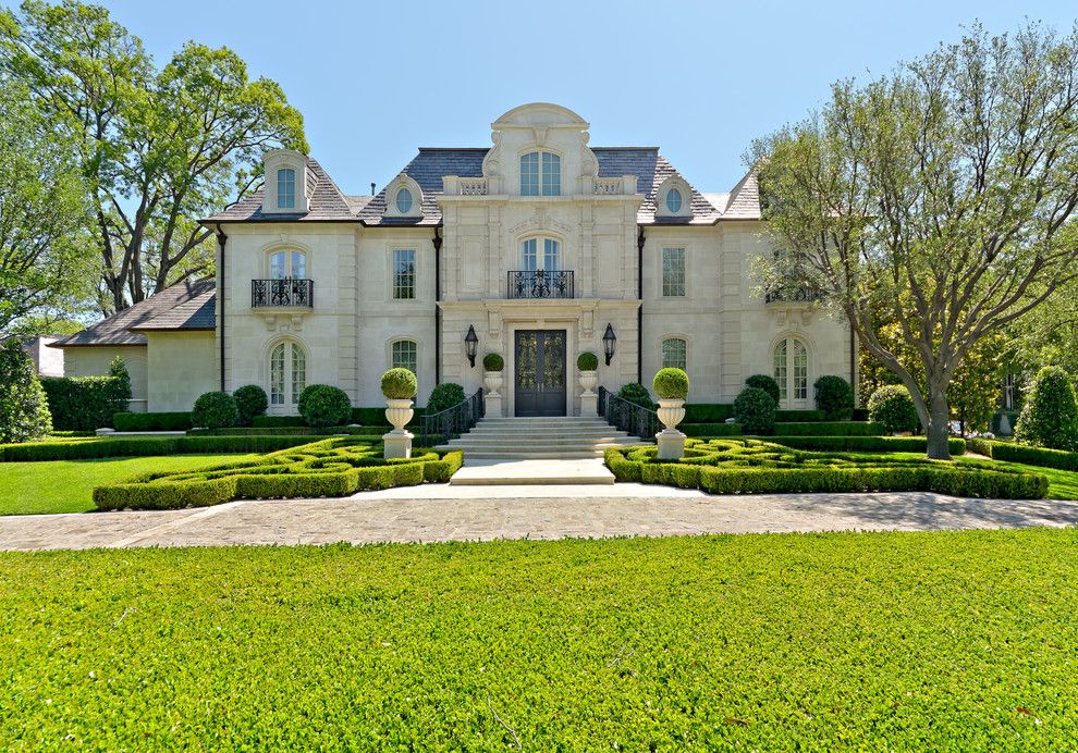 Blueprint Dallas for a Traditional Exterior with a Cast Stone and Formal Residential Estate & Garden by Harold Leidner Landscape Architects