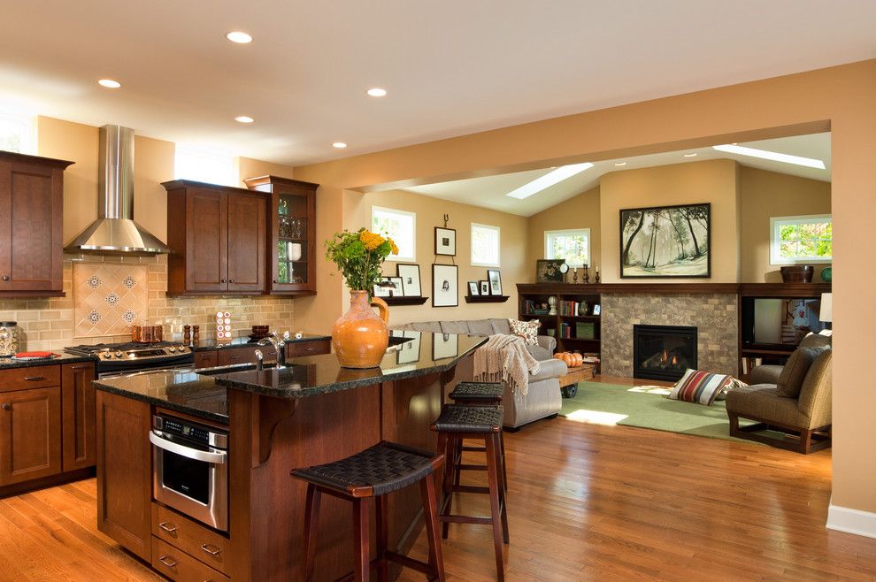 Cabinet Knob Placement for a Traditional Kitchen with a Harvest Bend Halfmoon and 2012 Saratoga Showcase Home by Belmonte Builders