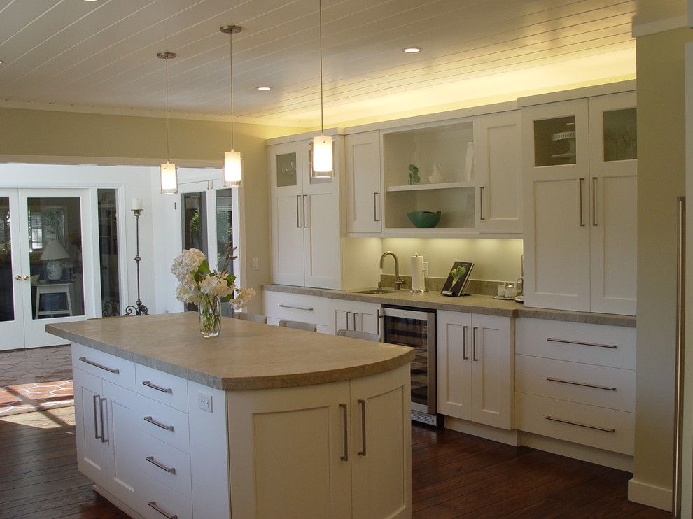 Caesarstone Quartz for a Traditional Kitchen with a Grey Countertops and Lafayette Residence by Home Systems , Wendi Zampino