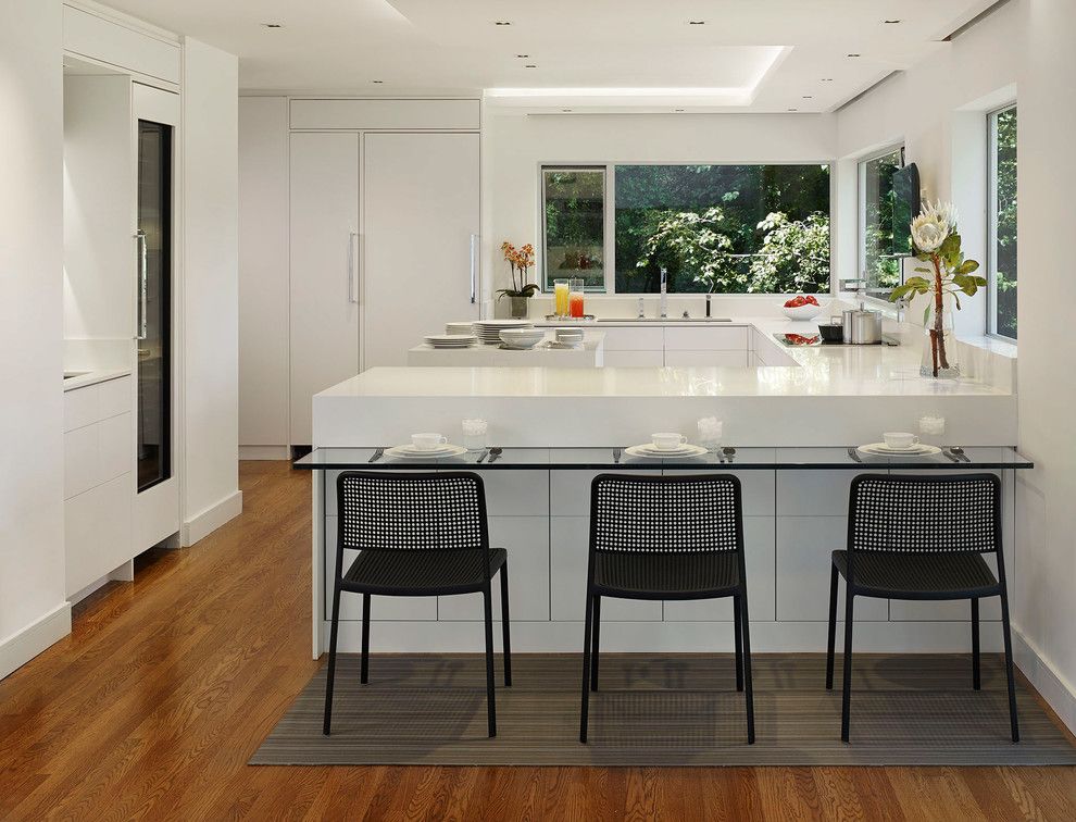 Cb2 Locations for a Modern Kitchen with a Table Setting and Berkeley Modernism by Michael Merrill Design Studio, Inc.