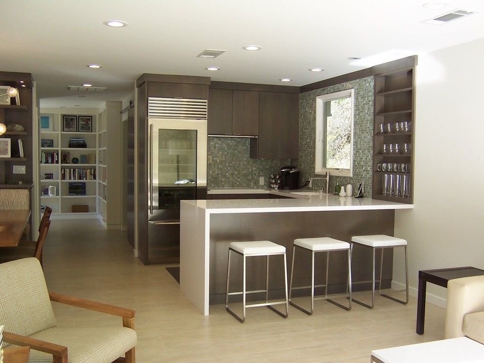 Cesar Stone for a Contemporary Kitchen with a White Countertop and H Hdesign by Hetherwick Hutcheson Design