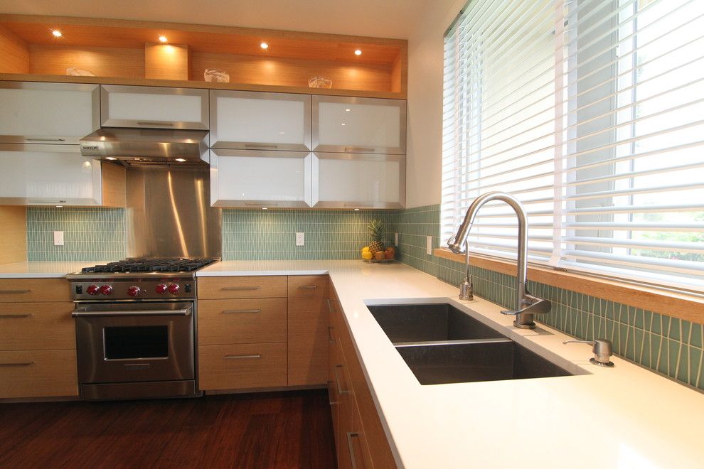 Cesar Stone for a Modern Kitchen with a Glass Tile and Maui Modern by Mcclellan Architects