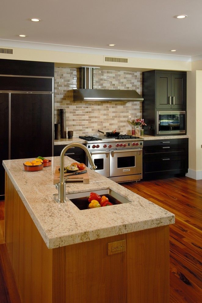 Colonial Cream Granite for a Contemporary Kitchen with a Shaker Cabinets and Honua by Archipelago Hawaii Luxury Home Designs