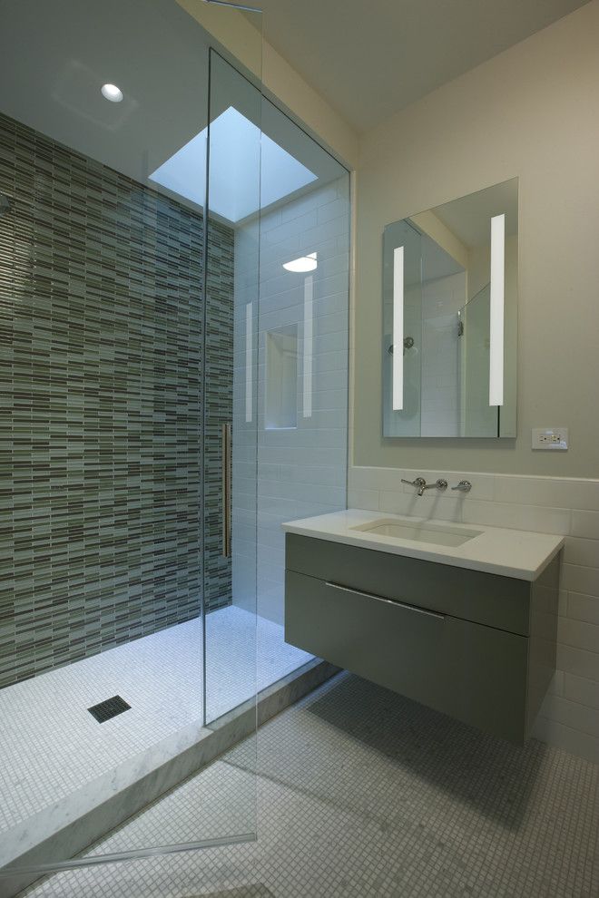 D Lawless Hardware for a Contemporary Bathroom with a Glass Tile and Bathroom by Dspace Studio Ltd, Aia