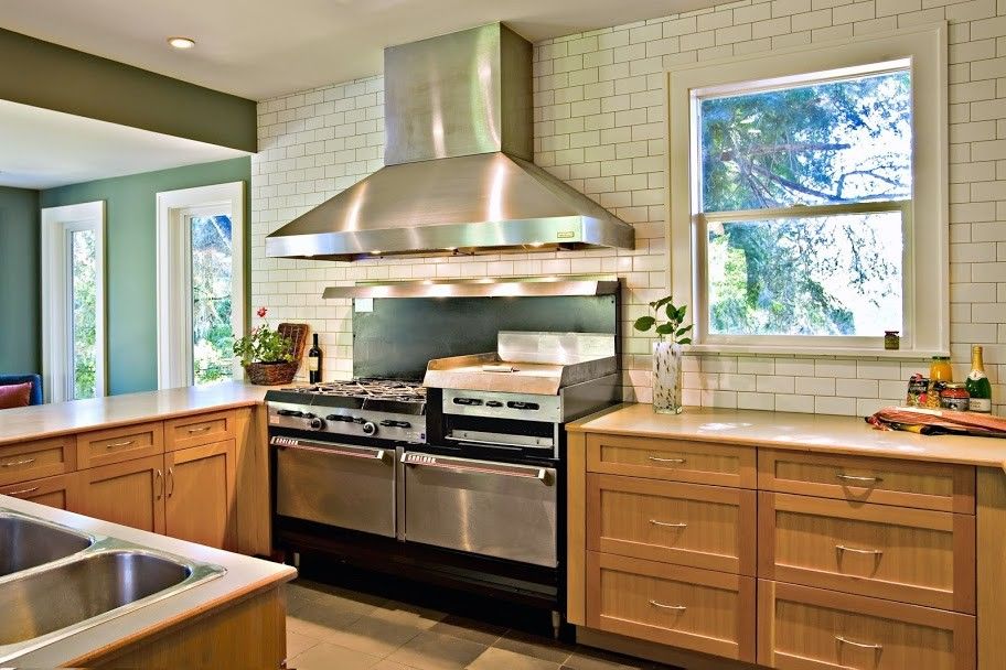 Daltile Seattle for a Traditional Kitchen with a Wood Cabinetry and Modern Kitchens by Mu 2 Inc.