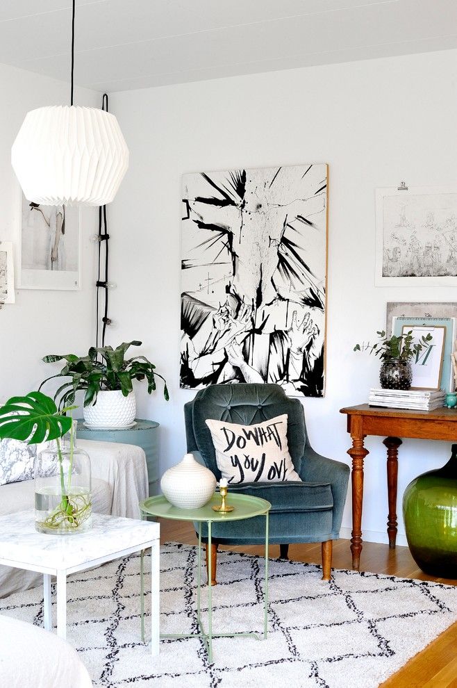 Declutter for a Eclectic Living Room with a Interior and Inredningsreportage by Monteliushome