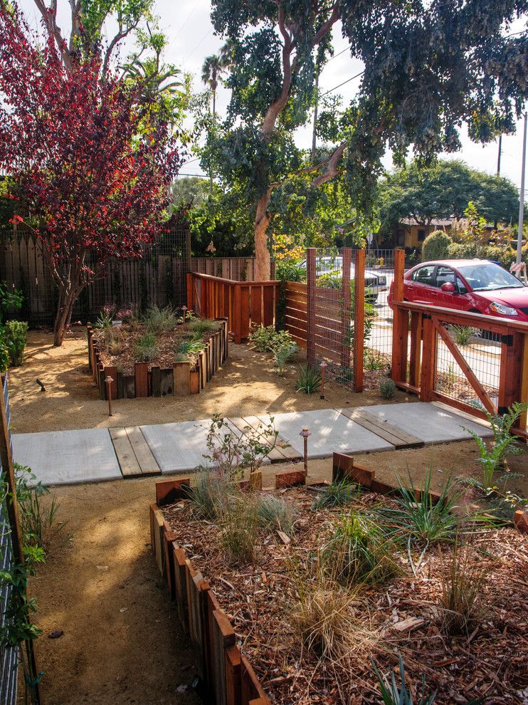 Decomposed Granite for a Beach Style Landscape with a Repurposed and Beach Style Landscape by Belandscapedesign.com