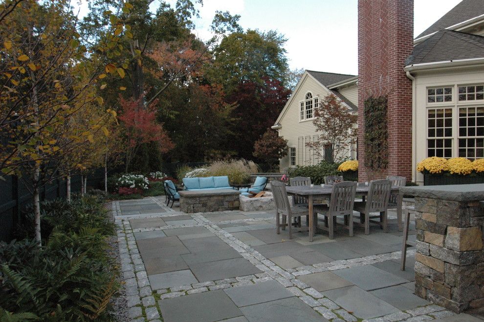 Decomposed Granite Patio for a Traditional Patio with a Paving Design and Dining Terrace by Timothy Lee Landscape Design