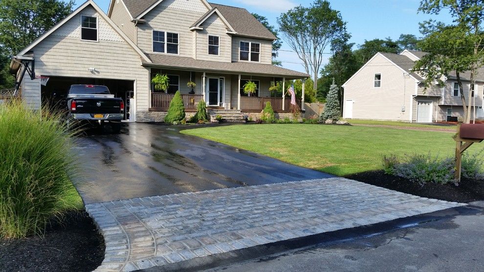 Driveway Apron for a Craftsman Landscape with a Driveway Apron and Driveway Aprons by Legacy Brick & Stone