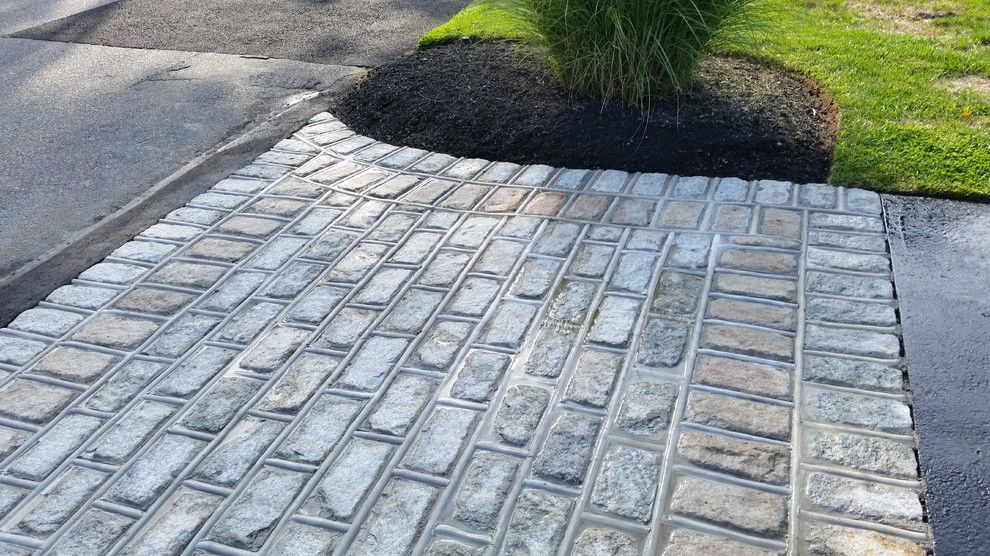 Driveway Apron for a Craftsman Landscape with a Driveway Apron and Driveway Aprons by Legacy Brick & Stone