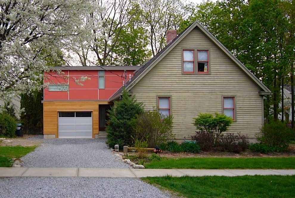 Driveway Apron for a Modern Exterior with a Modern Architecture and Saratoga Springs Residence by Leap Architecture