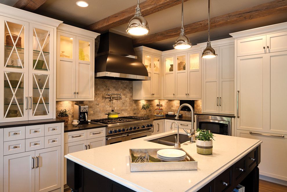 Dura Supreme Cabinets For A Traditional Kitchen With A Hood And