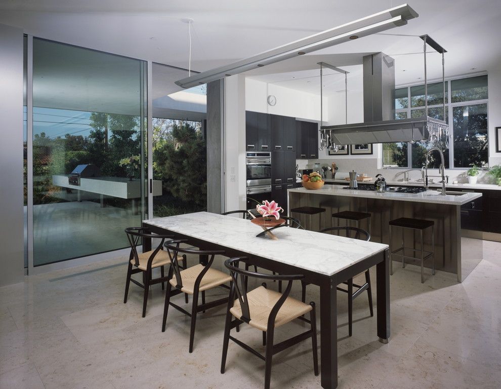 Ehrlich Architects for a Modern Dining Room with a Open Floor Plan and Boxenbaum Residence by Ehrlich Architects