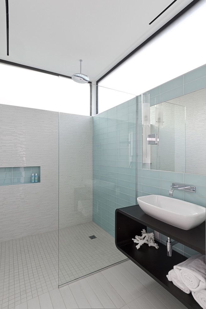 Eureka Lighting for a Modern Bathroom with a Spa and Southampton by C O N T E N T Architecture