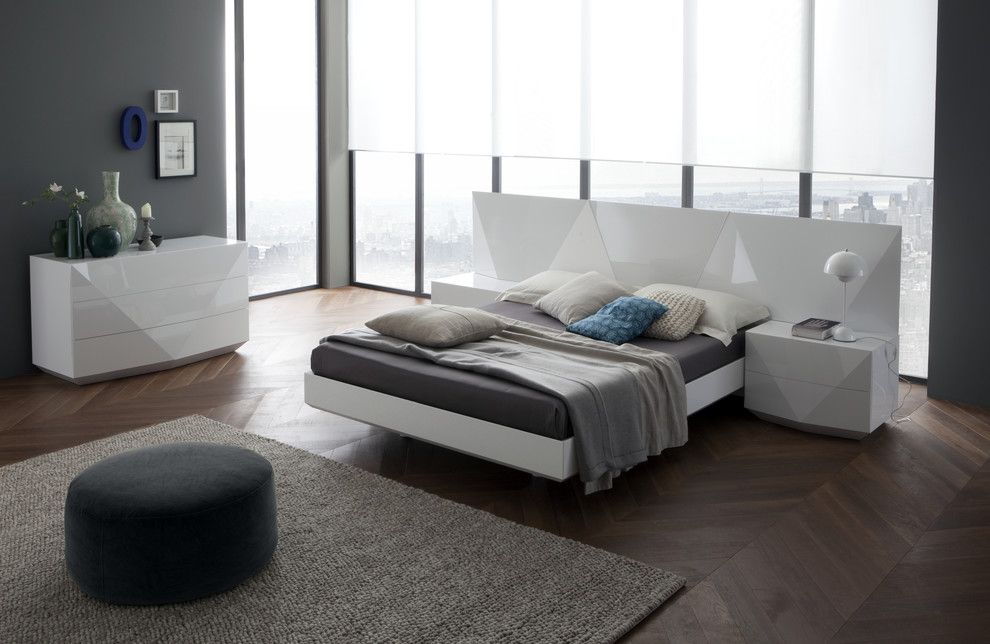 Fansedge Promo Code for a Modern Bedroom with a Sapphire Bed and Sapphire Bed in White by Div Furniture