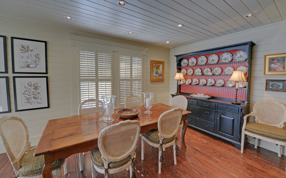 Farmington Valley Equipment for a Rustic Dining Room with a Beige Wall and Lake Burton Custom Homes by Envision Web