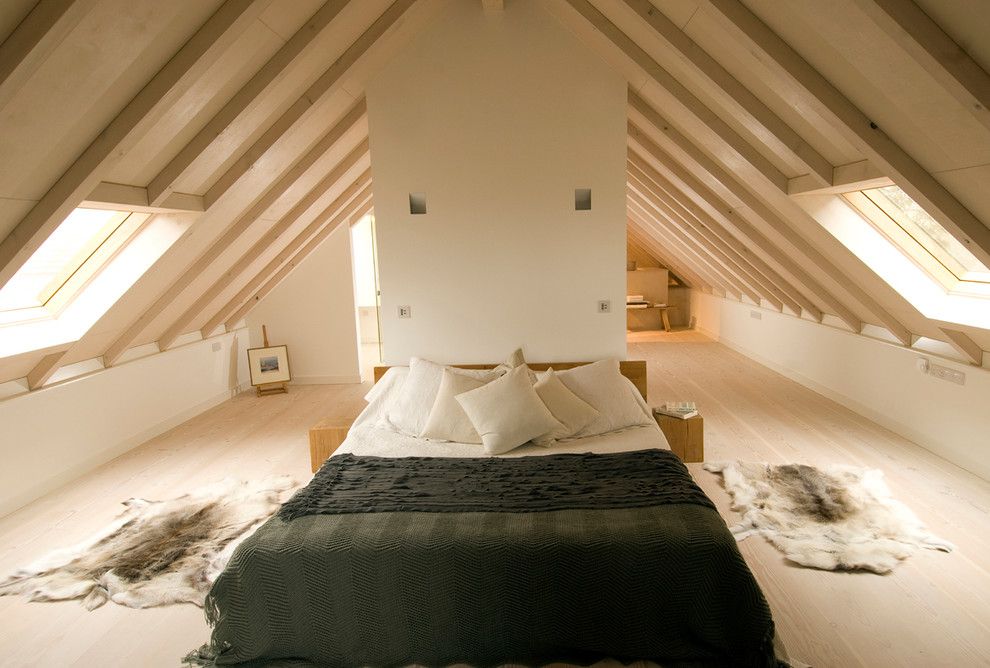 Feng Shui Bedroom for a Contemporary Bedroom with a Wood Beams and Les Bardeaux by Jamie Falla Architecture