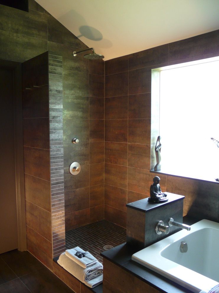 George Morlan Plumbing for a Contemporary Bathroom with a Minimal and Zenbath by Scott Haig, Ckd