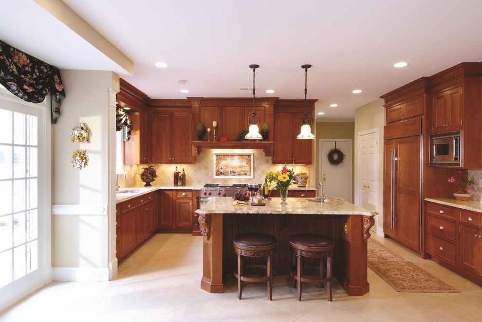 Granite Countertop Edges for a Traditional Kitchen with a Roman Gold and Snell Kitchen 7 by Cameo Kitchens, Inc.