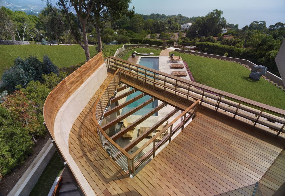 Griffin Pools for a Modern Landscape with a Ocean and Point Dume Residence by Gel: Griffin Enright Landscape