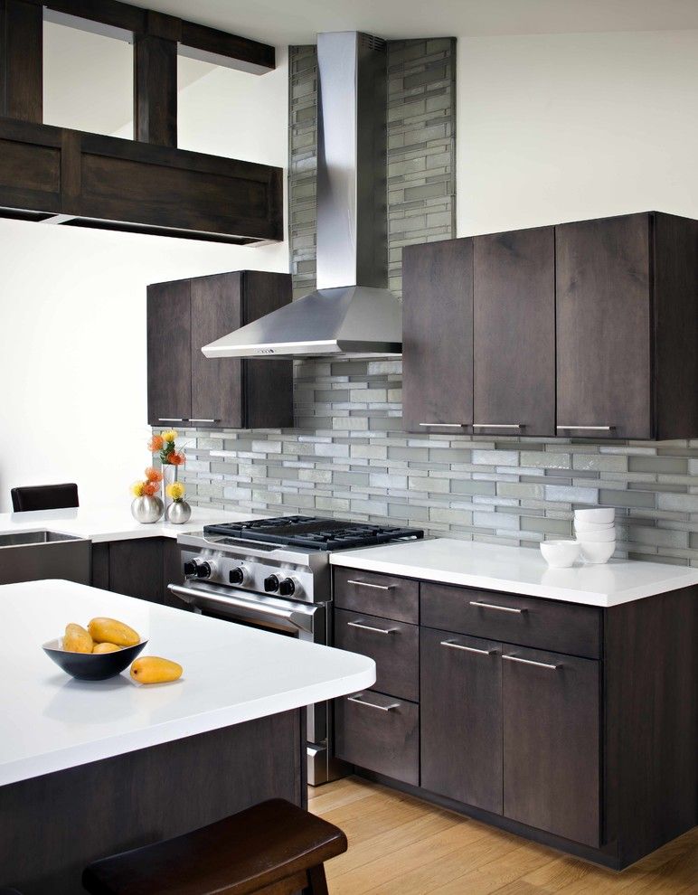 Handsome Cabinets for a Contemporary Kitchen with a Subway Tiles and Oceanside Glasstile Elevations Platinum by Oceanside Glasstile