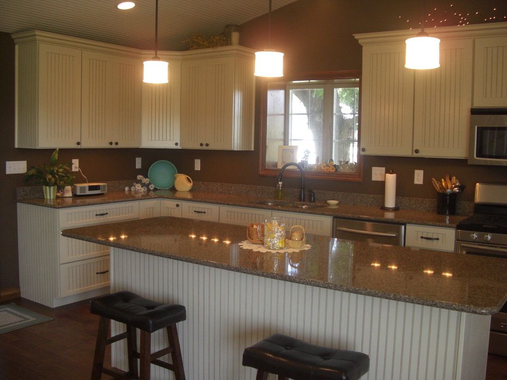 Hanstone for a Traditional Kitchen with a Cream Cabinets with a Taupe Glaze Stai and Bittersweet Bead by West Side Lumber/ace/kitchen & Bath Design Center