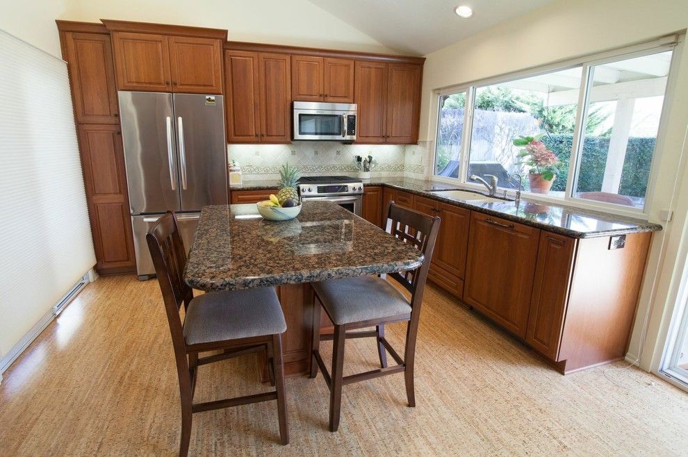 Homecrest Cabinetry for a Traditional Kitchen with a Kitchen and Homecrest, Maple, Sorrel by Kitchens Etc. of Ventura County