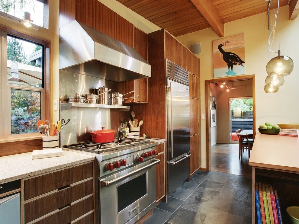 How to Get Rid of Mosquitoes for a Modern Kitchen with a Wood Beams and Modern Kitchens by Mu 2 Inc.