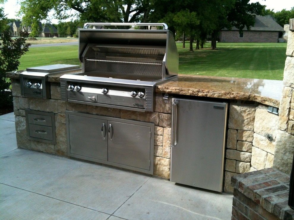 Jack Wills Tulsa for a Transitional Patio with a Outdoor Kitchen and Outdoor Kitchens by Jack Wills Patio & Fireplace