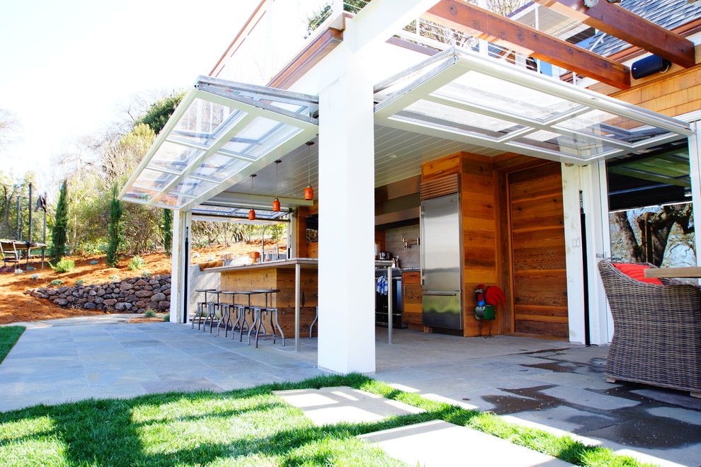 Jen Weld Doors for a Traditional Patio with a Indoor Outdoor Kitchen and Arastradero Road by Cairn Construction Inc.