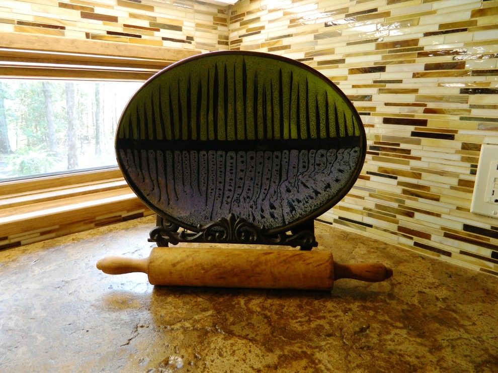 Kemiko for a Rustic Kitchen with a Concrete Countertop and Chelsea Art Glass: Horn Rhythm Field by Wright Built