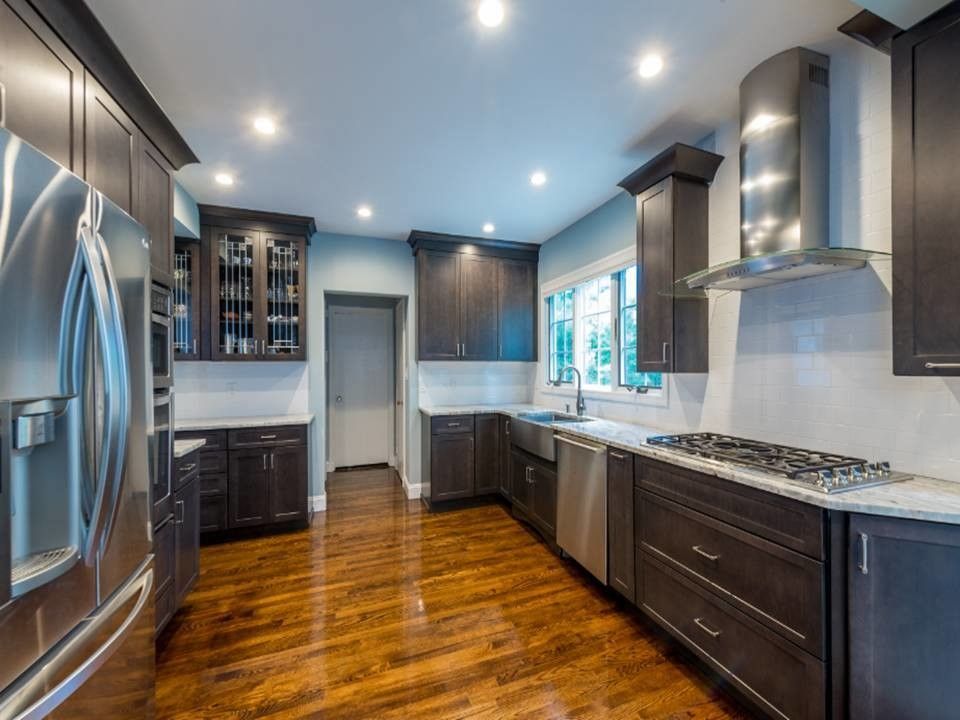 Kemper Cabinets for a Contemporary Kitchen with a Cooktops and a Beautiful Storm: Manhasset Kitchen by a Direct Cabinet Distributor Corp