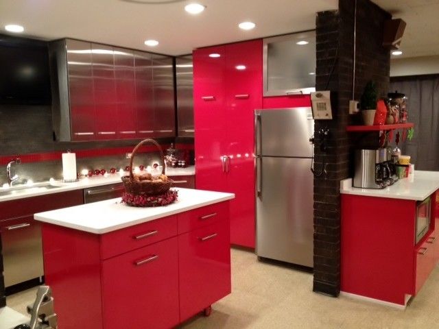 Kitchen Crashers for a Contemporary Kitchen with a Kohler and Bucktown Firehouse Diy 