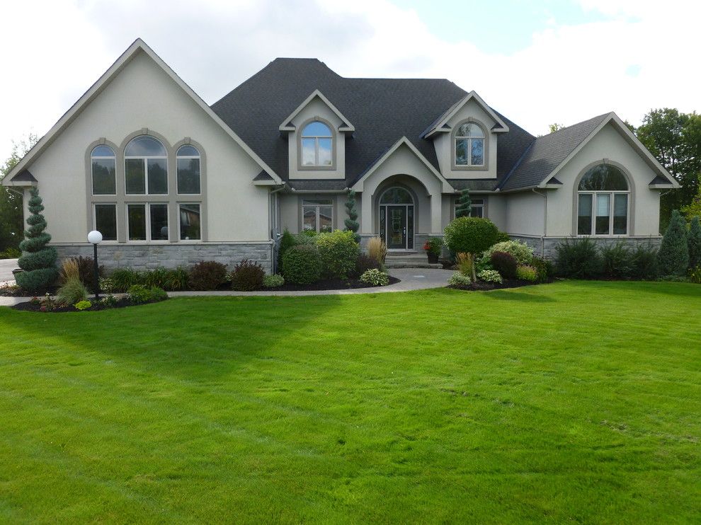 Lakeland Yard and Garden for a Contemporary Landscape with a Walkway and Lakeland Estates by Mackinnon Reid & Associates Inc.