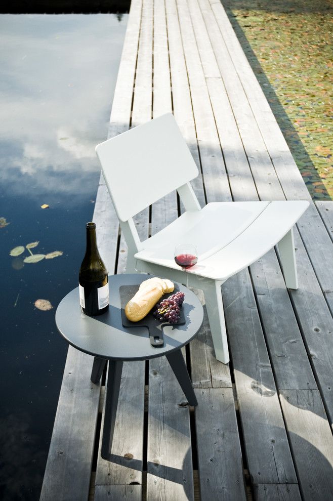 Loll Designs for a Modern Patio with a Chair and Enviro Wood Modern Furniture   Lago Chair with Satellite End Table by Hauser Stores