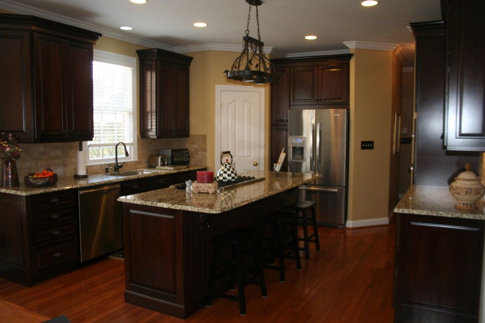 Lowes Conway Sc for a Traditional Kitchen with a Cooktop in Island and Kraftmaid Montclair Cherry   Deason by Lowes of Indian Land, Sc