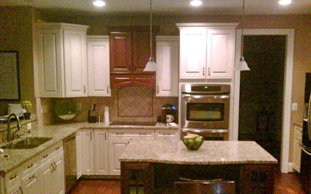 Lowes Kingsport Tn for a Traditional Kitchen with a Shenandoah Mckinley Door Style with Butt and Lowe's Kitchen Designs by Lowe's of Elizabethton, Tn #2509