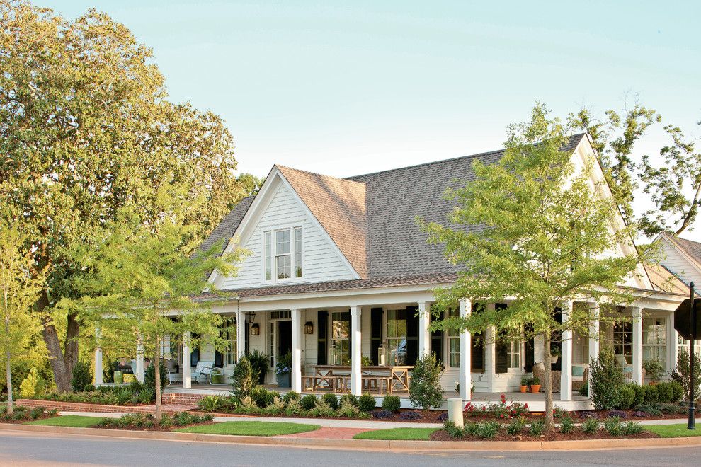 Lowes Lakeland Fl for a Farmhouse Exterior with a White Lap Siding and Renovation:  Senoia Farmhouse by Historical Concepts