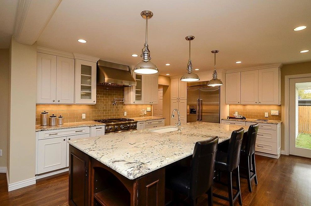 Mid Continent Cabinetry for a Traditional Kitchen with a Subway Tile Backsplash and East Tennessee Avenue by Bkc Kitchen and Bath