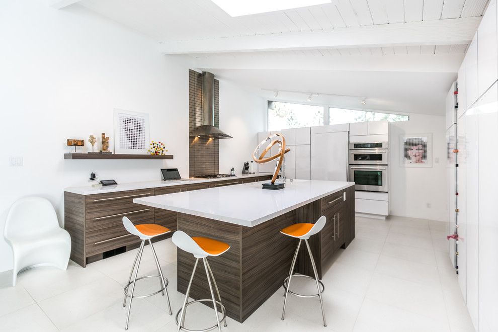 Mid Continent Cabinets For A Midcentury Kitchen With A Bellmont