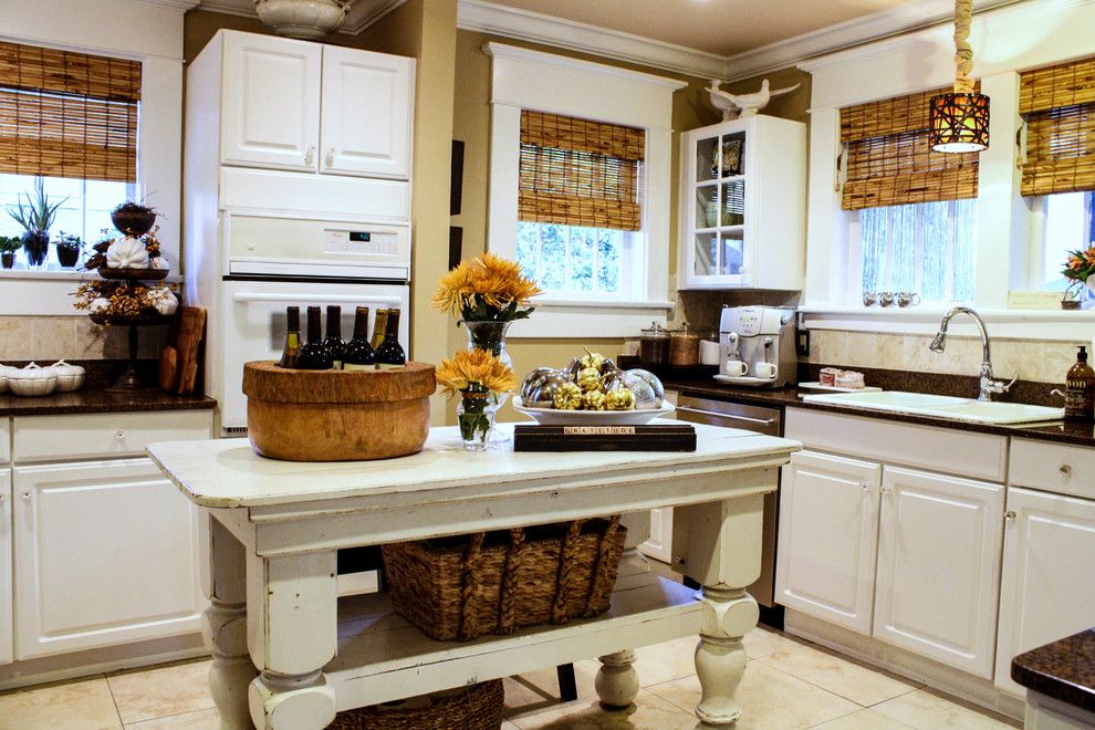 Missing Piece Tampa for a Transitional Kitchen with a Seasonal Decor and My Houzz: Mcgeachy Residence by Mina Brinkey