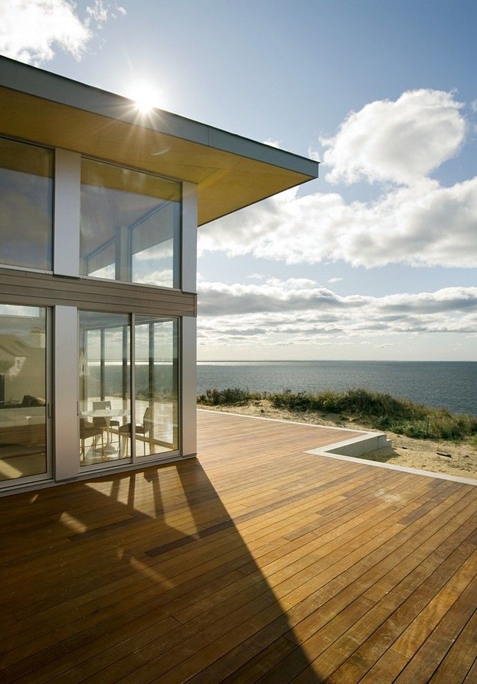 Ocean House Islamorada for a Modern Exterior with a Flat Roof and Oceanfront Deck by Zeroenergy Design