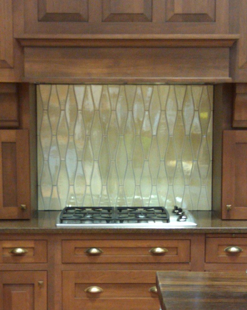 Pratt and Larson for a Traditional Kitchen with a Tile Made in the Usa and Spaces and Installations with Pratt & Larson by Pratt and Larson Ceramics