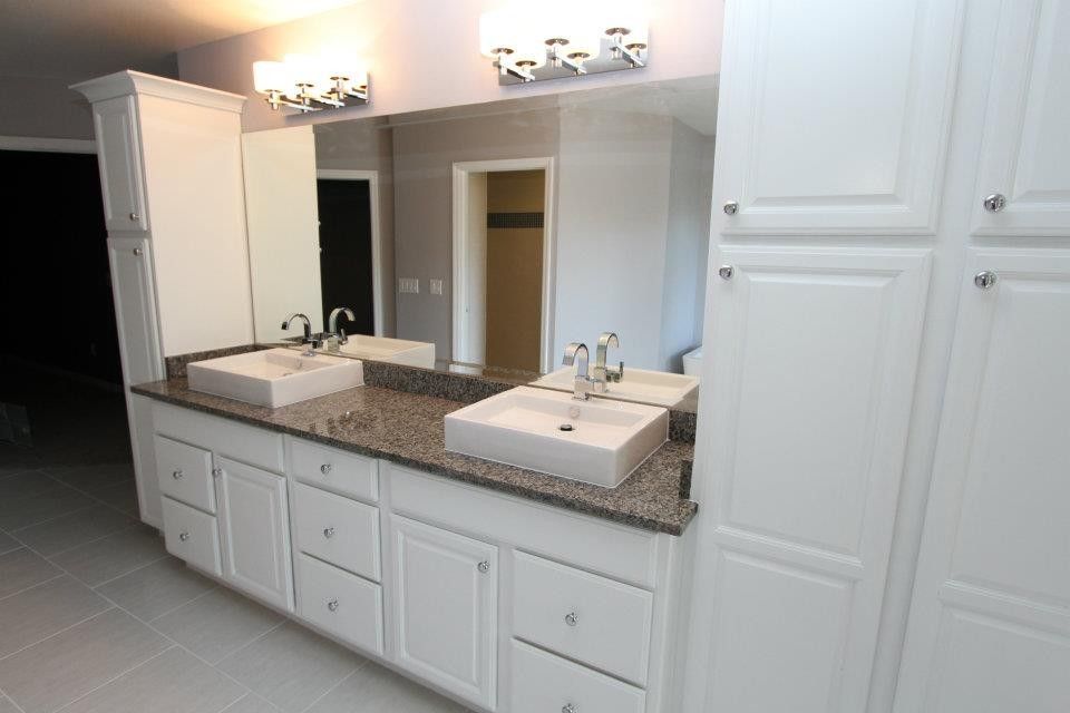 Prosource Orlando for a Modern Bathroom with a Delta Faucet and Landmark Drive by Morrone Interiors