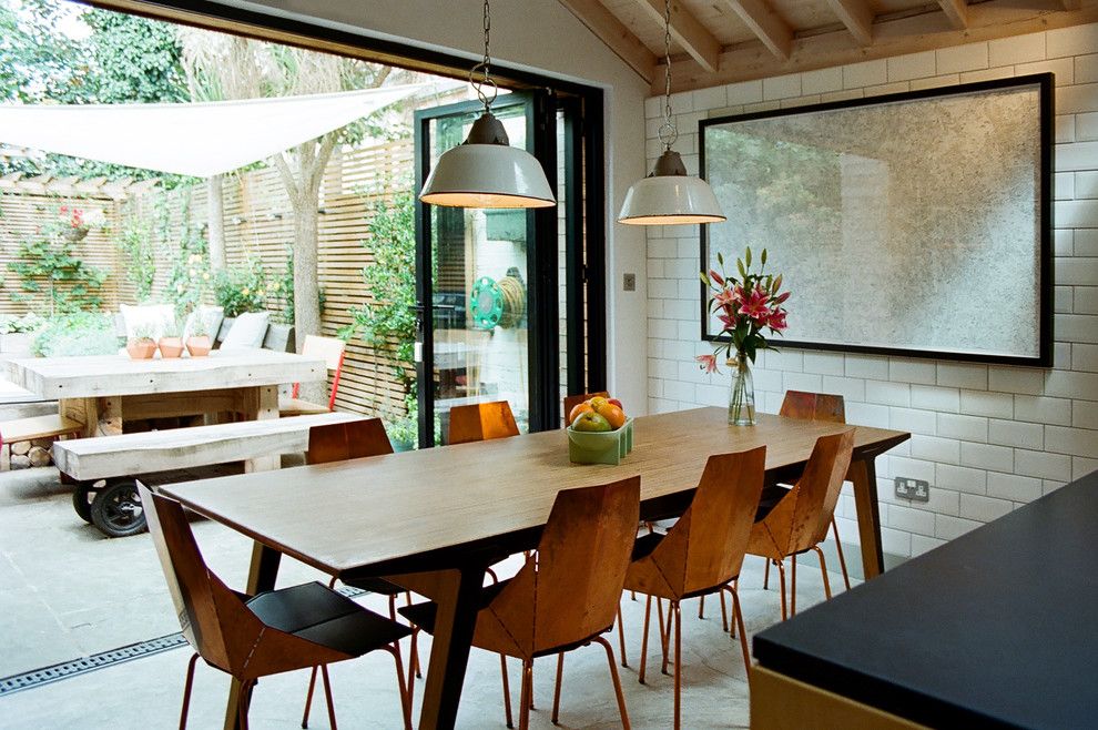 Rolly Chair for a Contemporary Dining Room with a Small Scale and Jemima's House by Tom Kaneko