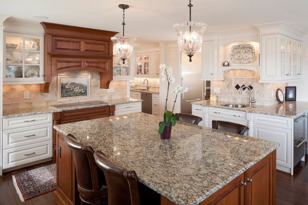 Santa Cecilia Light Granite for a Traditional Kitchen with a Kitchen and the Regency by Don Justice Cabinet Makers by Don Justice Cabinet Makers