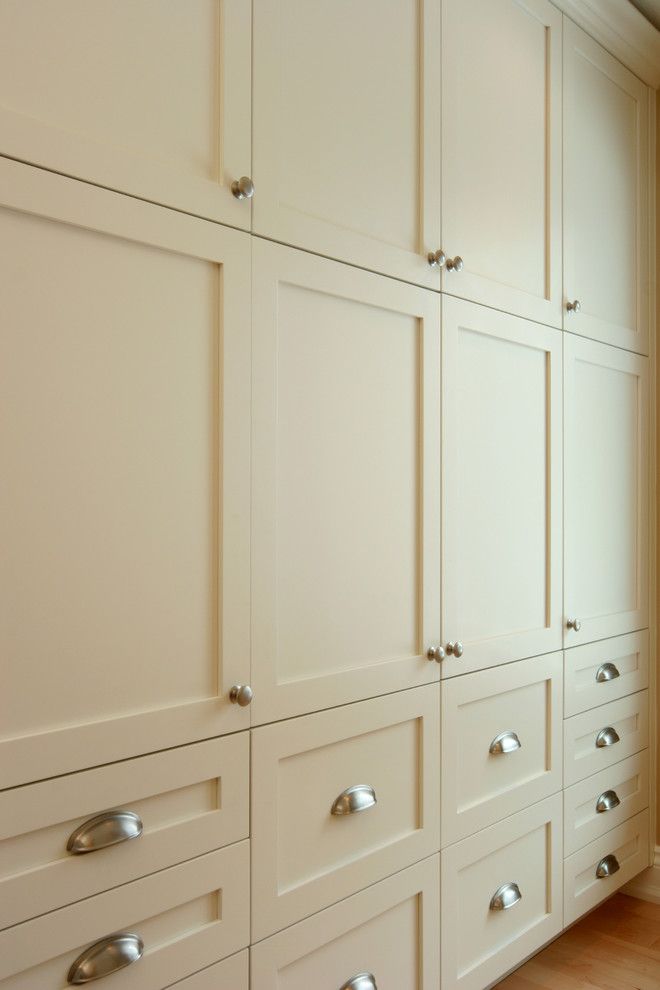 Schmitt Furniture for a Contemporary Home Office with a Cabinet Drawer Pulls and Jennifer Brouwer Design Inc by Jennifer Brouwer (Jennifer Brouwer Design Inc)